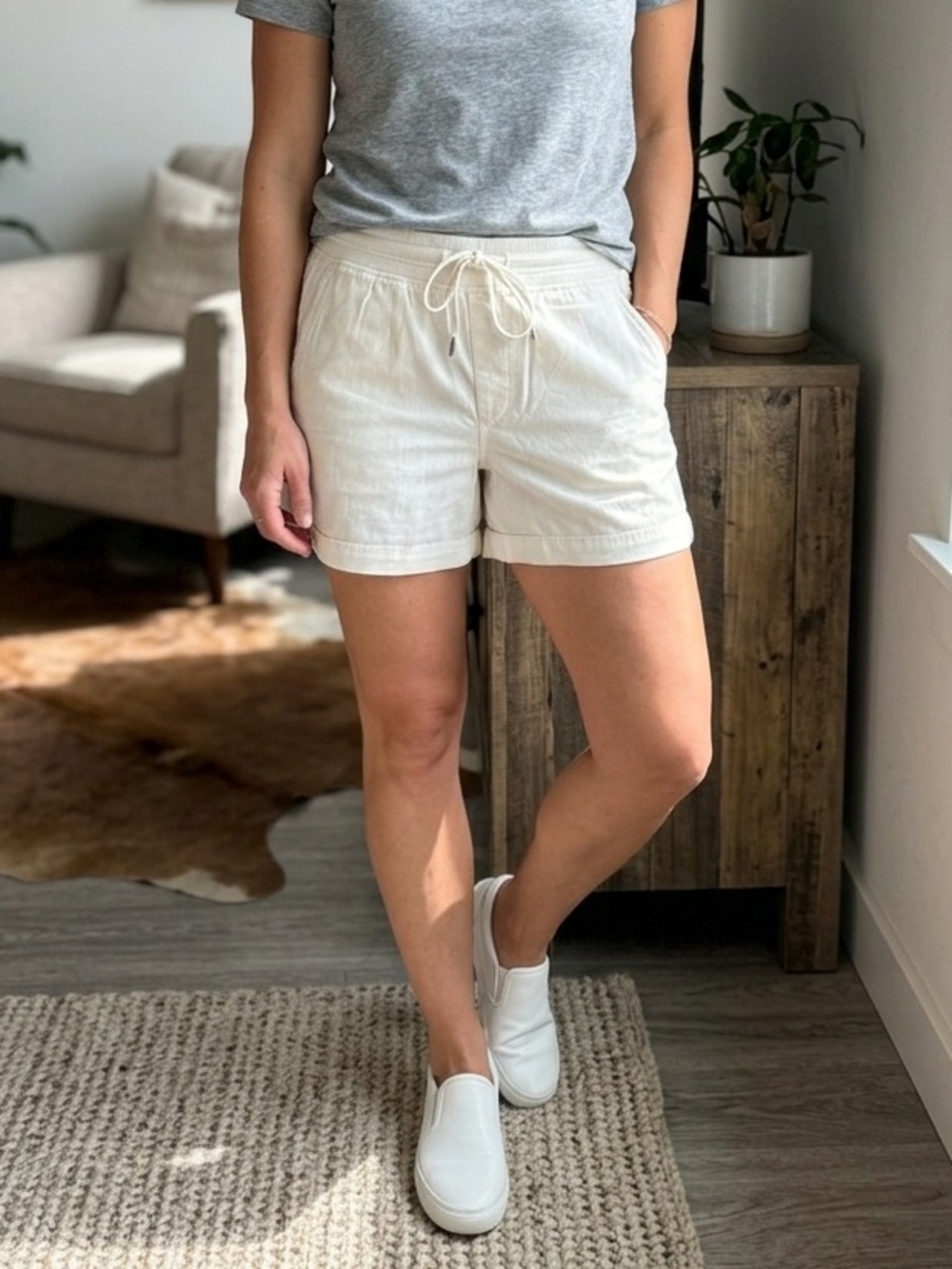 Orvis Women’s Pull On Shorts in white, NWT S